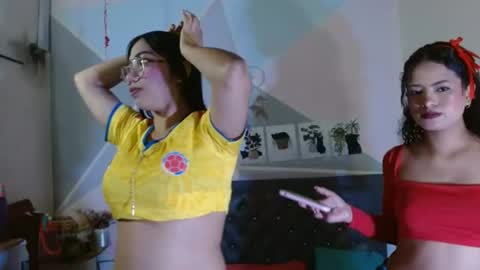 Snapshot of rosa_woolf chatting on June 27, 12:10 pm rosa_woolf online show from June 27, 12:10 pm