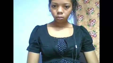 rosah225127 online show from May 28, 5:16 am