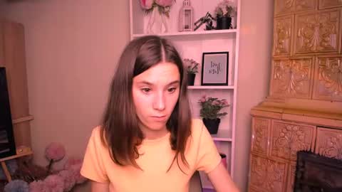 Snapshot of rosalais_ chatting on June 25, 7:02 am Rose online show from June 25, 7:02 am