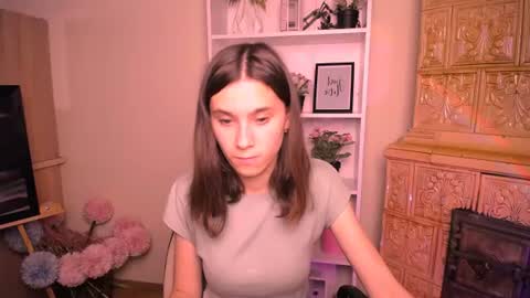 Snapshot of rosalais_ chatting on June 26, 6:07 am Rose online show from June 26, 6:07 am