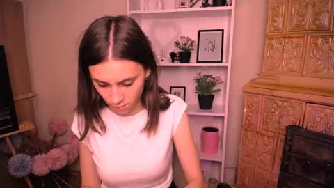 Snapshot of rosalais_ chatting on June 30, 5:52 am Rose online show from June 30, 5:52 am