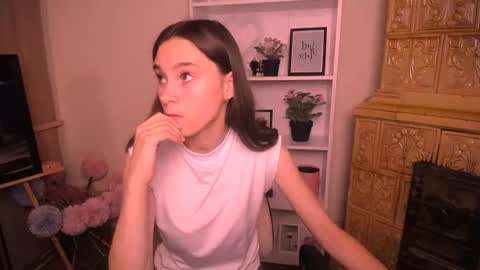 Snapshot of rosalais_ chatting on July 1, 6:37 am Rose online show from July 1, 6:37 am