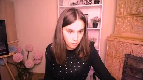 Snapshot of rosalais_ chatting on July 10, 7:01 am Rose online show from July 10, 7:01 am