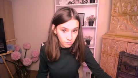 Snapshot of rosalais_ chatting on July 11, 6:27 am Rose online show from July 11, 6:27 am
