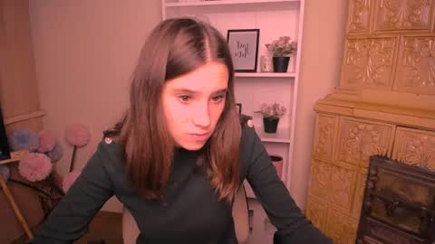 Snapshot of rosalais_ chatting on July 25, 6:44 am Rose online show from July 25, 6:44 am