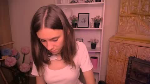 Snapshot of rosalais_ chatting on July 30, 6:23 am Rose online show from July 30, 6:23 am