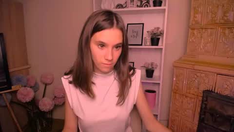 Snapshot of rosalais_ chatting on August 4, 6:38 am Rose online show from August 4, 6:38 am