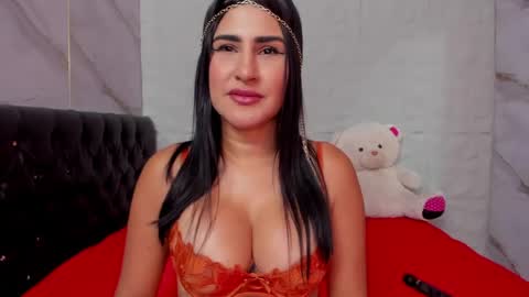 ROSALIA insta rosalia 10hoot online show from April 27, 8:07 pm