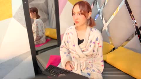 rosalie_velvet online show from March 18, 2:37 am