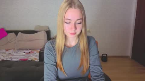 rosalina online show from October 14, 8:37 am