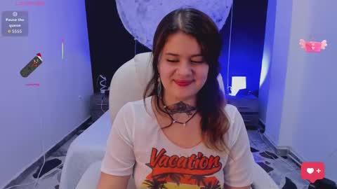 Snapshot of rosalinegrey chatting on October 8, 5:05 am Rosaline Grey online show from October 8, 5:05 am