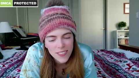 Snapshot of rose77782 chatting on December 21, 7:38 pm rose77782 online show from December 21, 7:38 pm