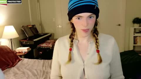 Snapshot of rose77782 chatting on February 20, 10:48 pm rose77782 online show from February 20, 10:48 pm