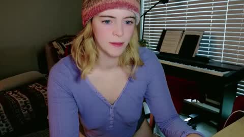 Snapshot of rose77782 chatting on January 7, 3:25 pm rose77782 online show from January 7, 3:25 pm