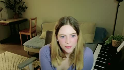 Snapshot of rose77782 chatting on April 28, 2:27 am rose77782 online show from April 28, 2:27 am