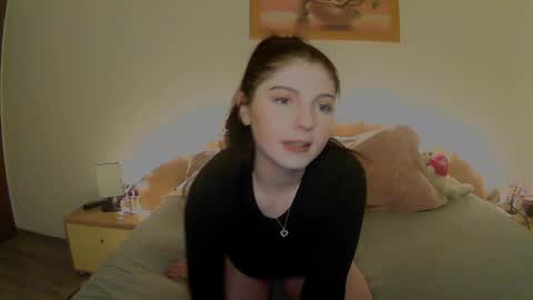 Snapshot of rose_2004 chatting on January 28, 10:23 pm Rose online show from January 28, 10:23 pm