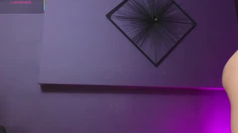 Snapshot of rose_baker_ chatting on May 19, 12:22 pm ROSE BAKER online show from May 19, 12:22 pm