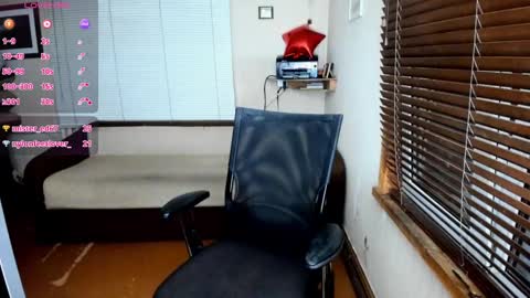 Snapshot of rose_brooks chatting on January 9, 7:40 pm Rose but u can call me princess online show from January 9, 7:40 pm