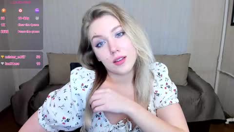 Snapshot of rose_brooks chatting on January 30, 8:10 pm Rose but u can call me princess online show from January 30, 8:10 pm