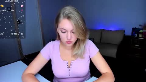 Snapshot of rose_brooks chatting on September 28, 7:41 pm Rose but u can call me princess online show from September 28, 7:41 pm