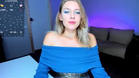 Snapshot of rose_brooks chatting on October 9, 8:18 pm Rose but u can call me princess online show from October 9, 8:18 pm