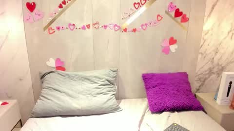 Rose 3 online show from February 12, 8:48 pm