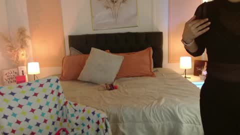 Rose  online show from June 13, 1:42 pm