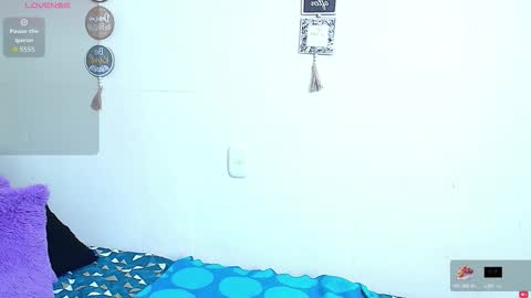Snapshot of rose_towers4 chatting on March 29, 1:22 pm rose_towers4 online show from March 29, 1:22 pm