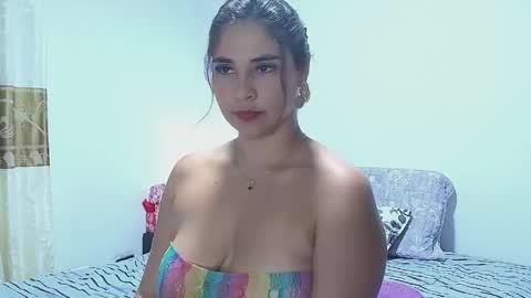 Snapshot of rose_towers4 chatting on May 12, 4:09 am rose_towers4 online show from May 12, 4:09 am