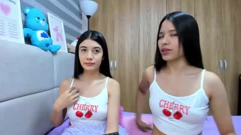 Snapshot of roseandmiah chatting on June 17, 3:09 am Rose y Miah online show from June 17, 3:09 am