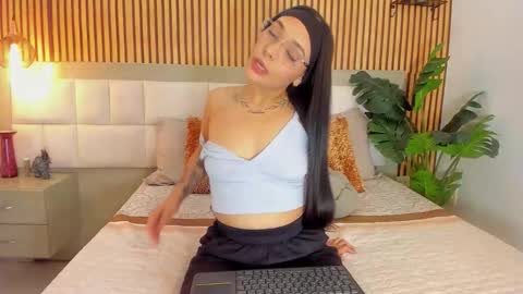 roseaurora online show from October 13, 12:38 pm