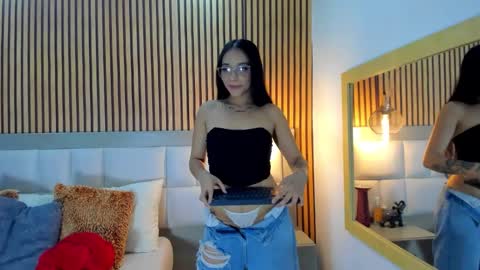 roseaurora online show from January 15, 2:21 pm