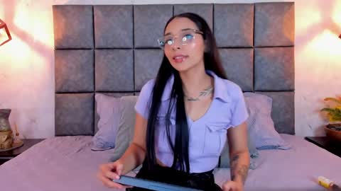 roseaurora online show from May 4, 12:01 pm