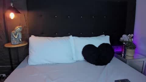 Snapshot of roseblossom_ chatting on November 28, 4:59 am Rose online show from November 28, 4:59 am