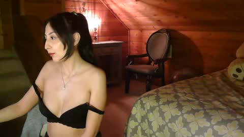 Snapshot of rosedahlia chatting on February 27, 8:17 am Dahlia Rose online show from February 27, 8:17 am