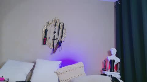 Snapshot of rosedelic chatting on October 4, 3:48 am rosedelic online show from October 4, 3:48 am