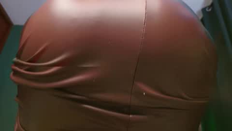 Snapshot of rosedelic chatting on October 8, 2:20 am rosedelic online show from October 8, 2:20 am