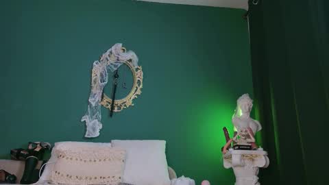 Snapshot of rosedelic chatting on October 28, 3:43 am rosedelic online show from October 28, 3:43 am