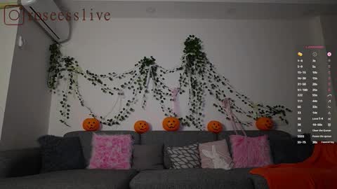 Snapshot of roseess_ chatting on November 3, 3:02 pm roseess_ online show from November 3, 3:02 pm