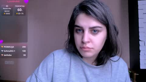 Snapshot of roselina_ chatting on November 4, 7:18 am Rose online show from November 4, 7:18 am