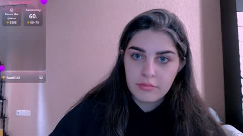 Snapshot of roselina_ chatting on November 11, 6:13 am Rose online show from November 11, 6:13 am