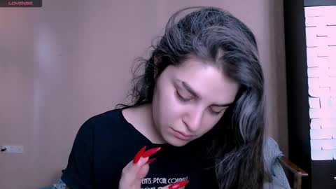 Snapshot of roselina_ chatting on November 17, 7:47 am Rose online show from November 17, 7:47 am