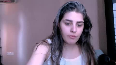 Snapshot of roselina_ chatting on November 30, 7:34 am Rose online show from November 30, 7:34 am