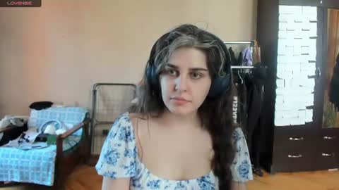 Snapshot of roselina_ chatting on June 25, 9:36 am Rose online show from June 25, 9:36 am