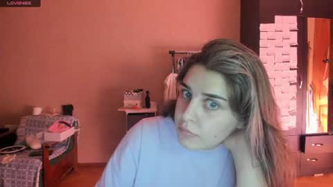 Snapshot of roselina_ chatting on July 3, 6:14 pm Rose online show from July 3, 6:14 pm