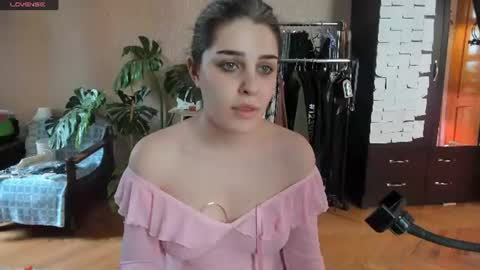 Snapshot of roselina_ chatting on July 29, 11:08 am Rose online show from July 29, 11:08 am