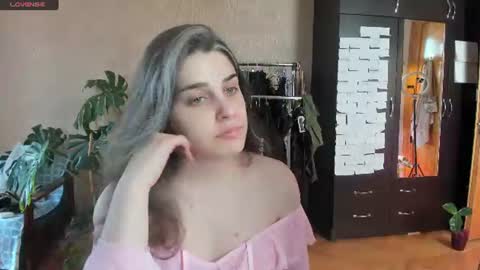 Snapshot of roselina_ chatting on August 7, 10:06 am Rose online show from August 7, 10:06 am