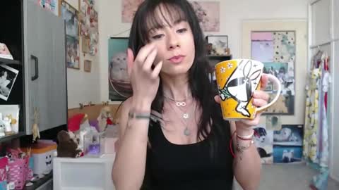 Rose online show from May 4, 1:51 pm