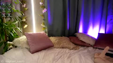 Snapshot of rosemary_rain chatting on May 5, 8:28 pm Stephani online show from May 5, 8:28 pm