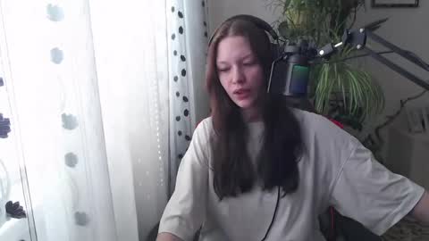 Lina online show from April 8, 10:04 am